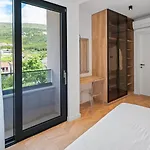 Pavuza Luxury 4-bedroom Seaview Willa *