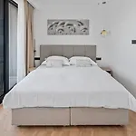 Pavuza Luxury 4-bedroom Seaview Podstrana