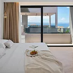 Pavuza Luxury 4-bedroom Seaview