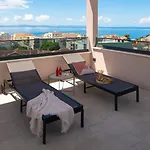 Pavuza Luxury 4-bedroom Seaview Podstrana