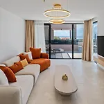 Pavuza Luxury 4-bedroom Seaview Willa Podstrana