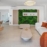 Pavuza Luxury 4-bedroom Seaview * Podstrana