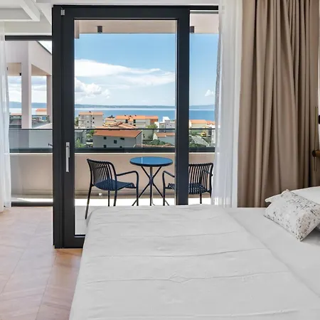 New! Pavuza - Luxury 4-bedroom Seaview *