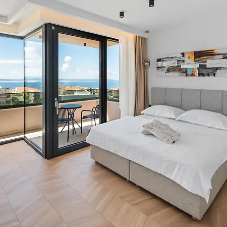 Pavuza Luxury 4-bedroom Seaview