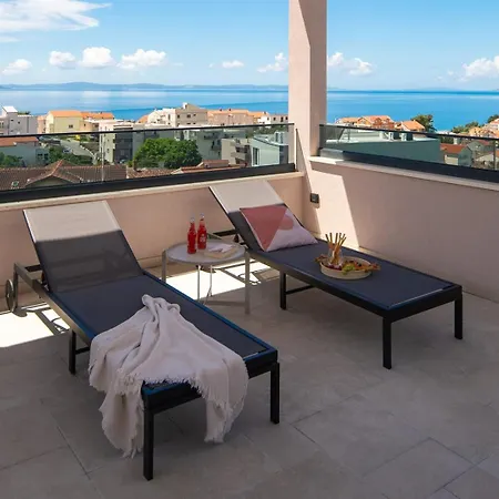 Pavuza Luxury 4-bedroom Seaview بودْسْتغانا