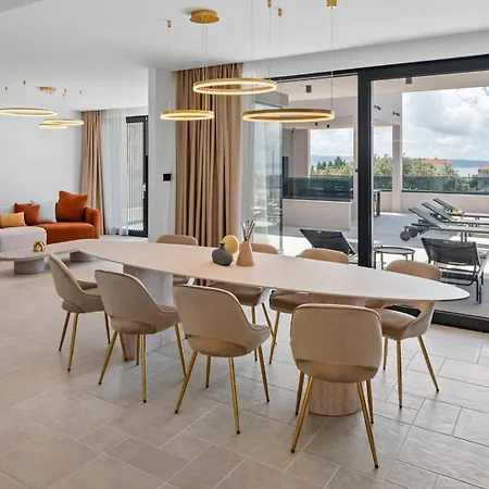 فيلة Pavuza Luxury 4-bedroom Seaview *