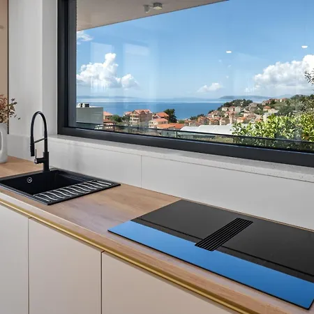 Pavuza Luxury 4-bedroom Seaview