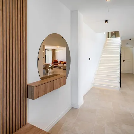 Pavuza Luxury 4-bedroom Seaview فيلة