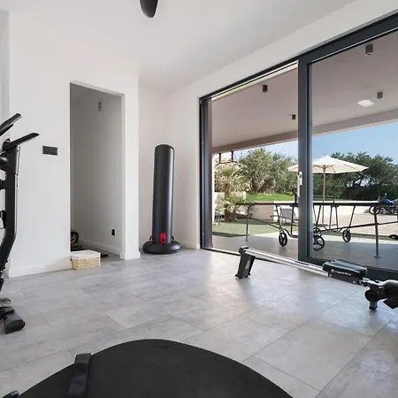 New! Pavuza - Luxury 4-bedroom Seaview Podstrana
