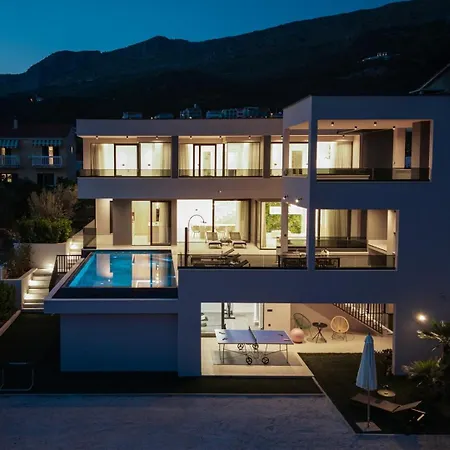 New! Pavuza - Luxury 4-bedroom Seaview Villa Podstrana