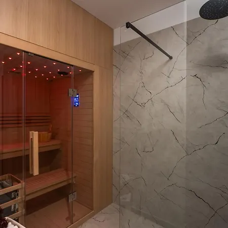 Pavuza Luxury 4-bedroom Seaview