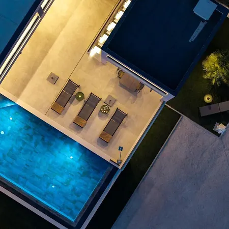فيلة Pavuza Luxury 4-bedroom Seaview *