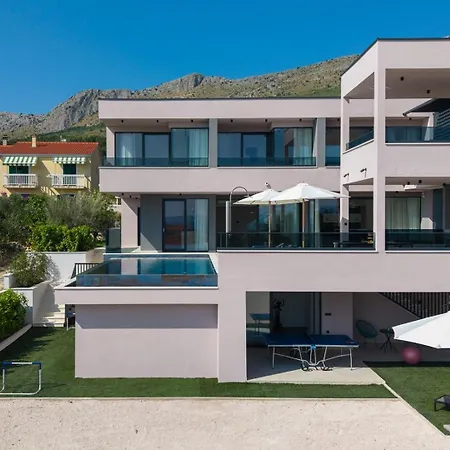 New! Pavuza - Luxury 4-bedroom Seaview Villa *