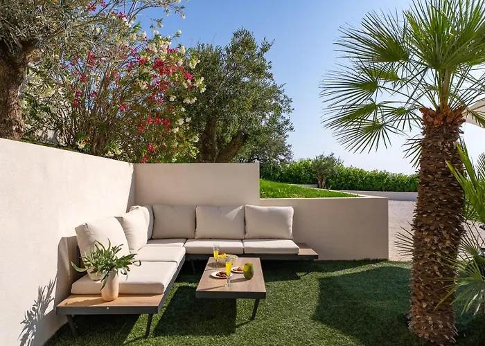 Pavuza Luxury 4-bedroom Seaview